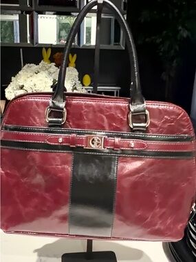Giani Bernini Black Leather Handbag with Burgundy Trim